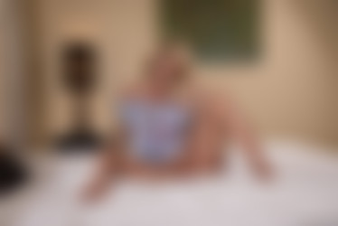 2018-11-07 Joslyn James - Sneaky Mom, Clueless Dad [MilfsLikeItBig.com, Brazzers.com]/0012.jpg