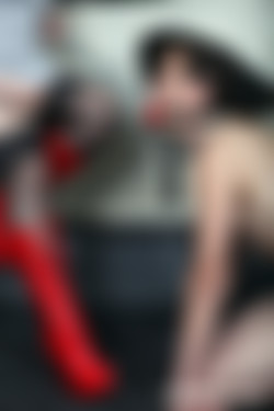 FatSitting.com [Photo]/FaceSitting with dominatrix Lucrecia/025.jpg
